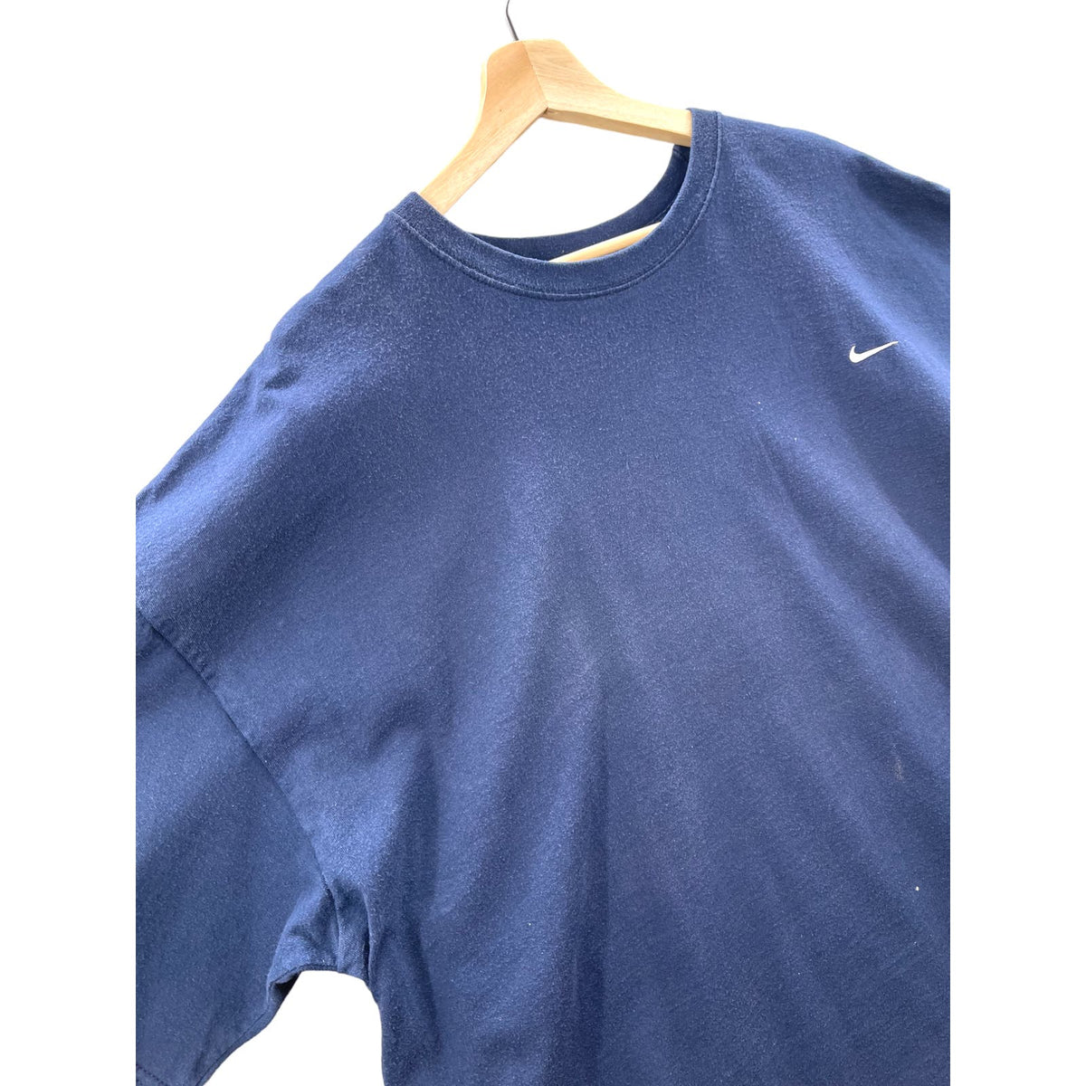 Vintage 2000's Nike Navy Essential Embroidered Swoosh T-Shirt