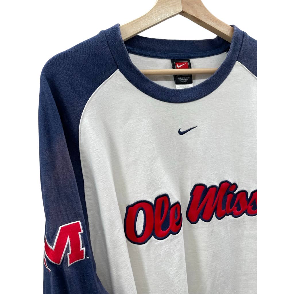 Vintage 2000's Nike Ole Miss Mid-weight Longsleeve T-Shirt