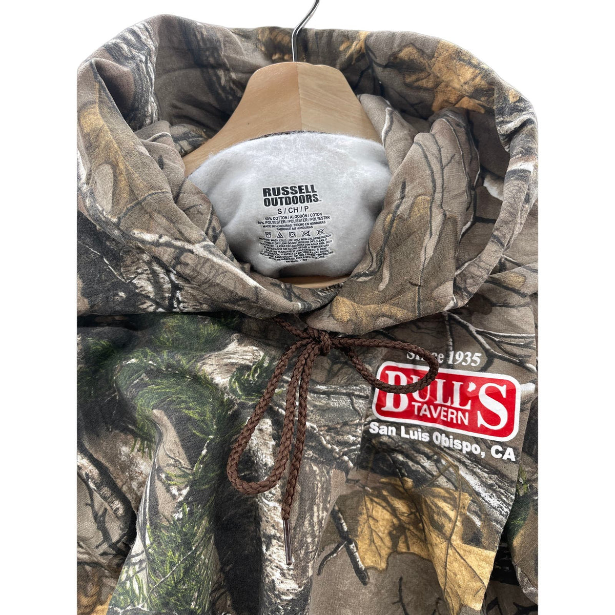 Vintage Russell Outdoors Bull's Tavern SLO Realtree Hoodie